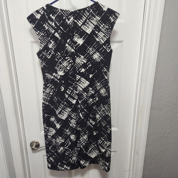 Connected Apparel Black and White Asymmetrical Midi Dress - Picture 2 of 5